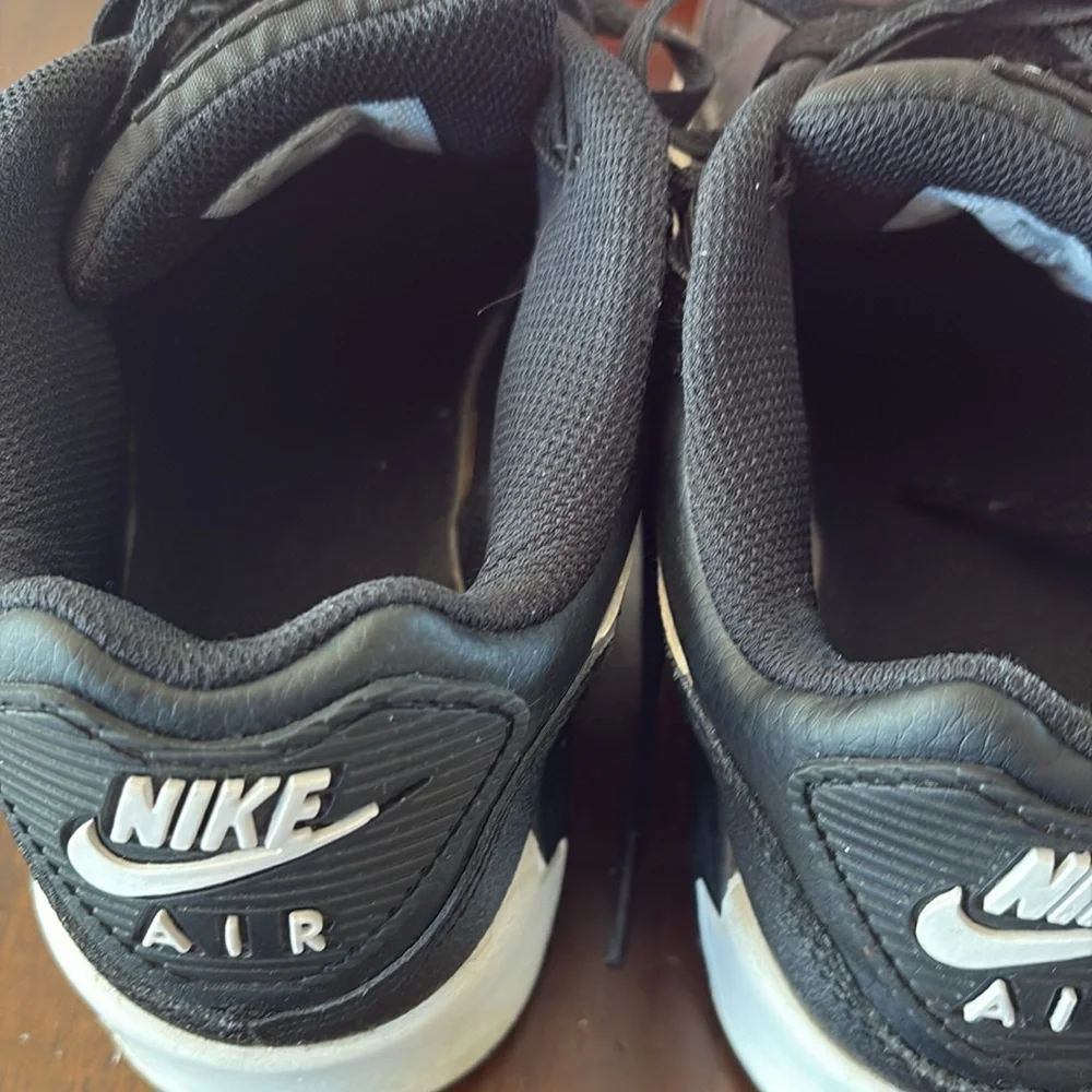 Black Air Max 90s. Some signs of wear, but lots of life and super stylish. - Picture 4 of 6